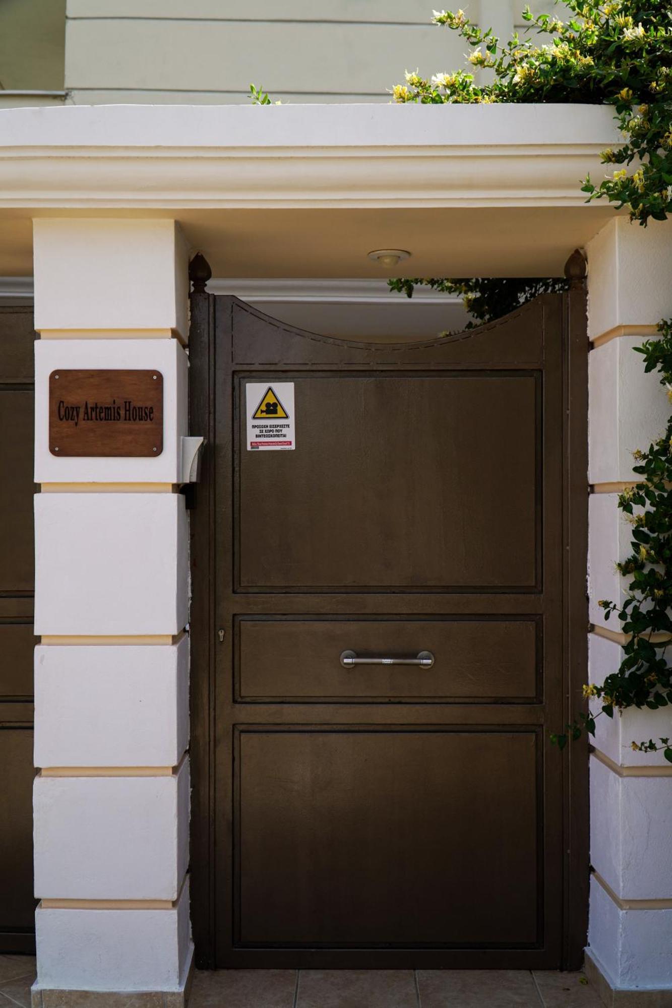 Appartamento Cozy Artemis House Near Athens Airport Esterno foto