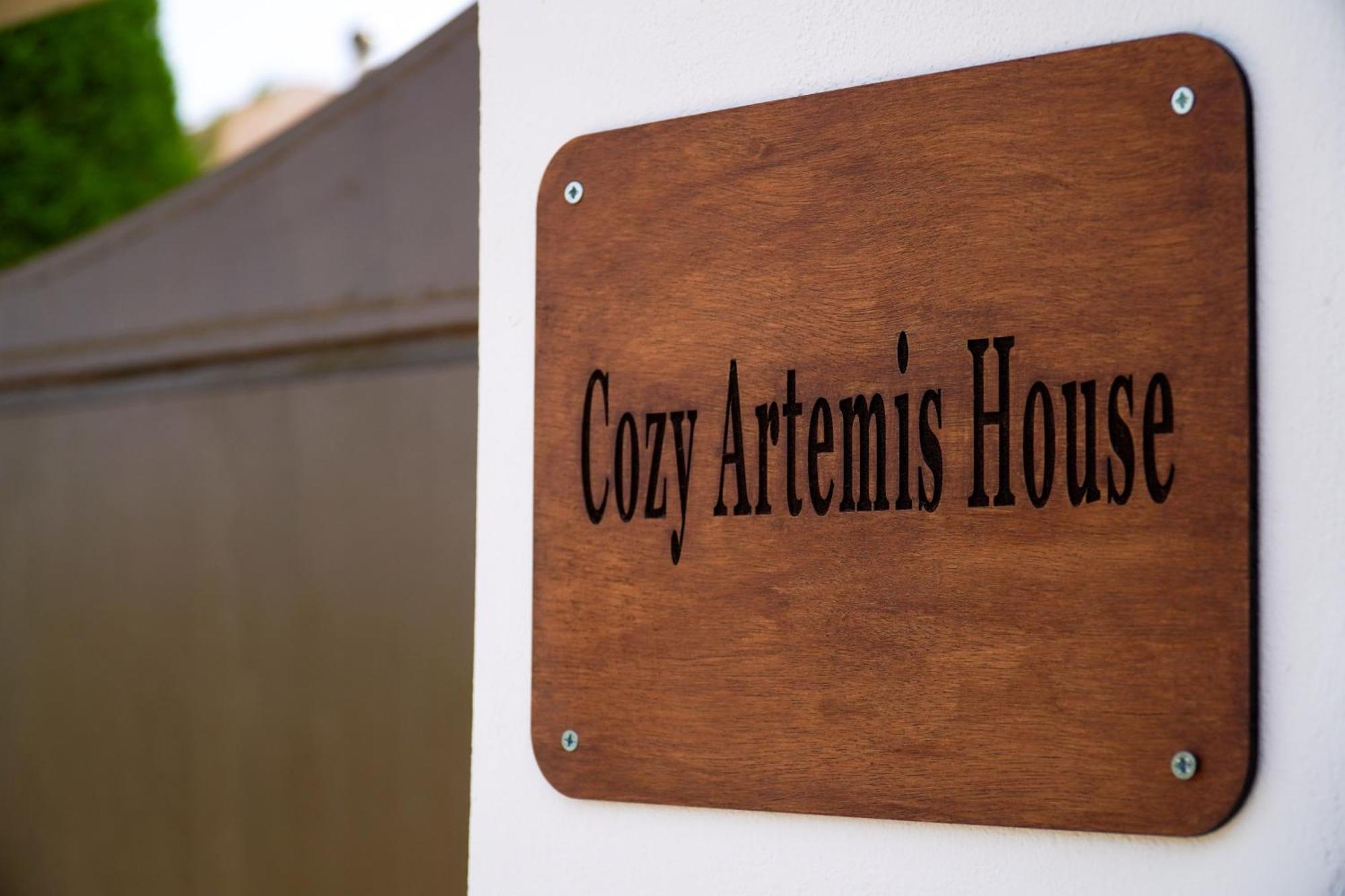 Appartamento Cozy Artemis House Near Athens Airport Esterno foto