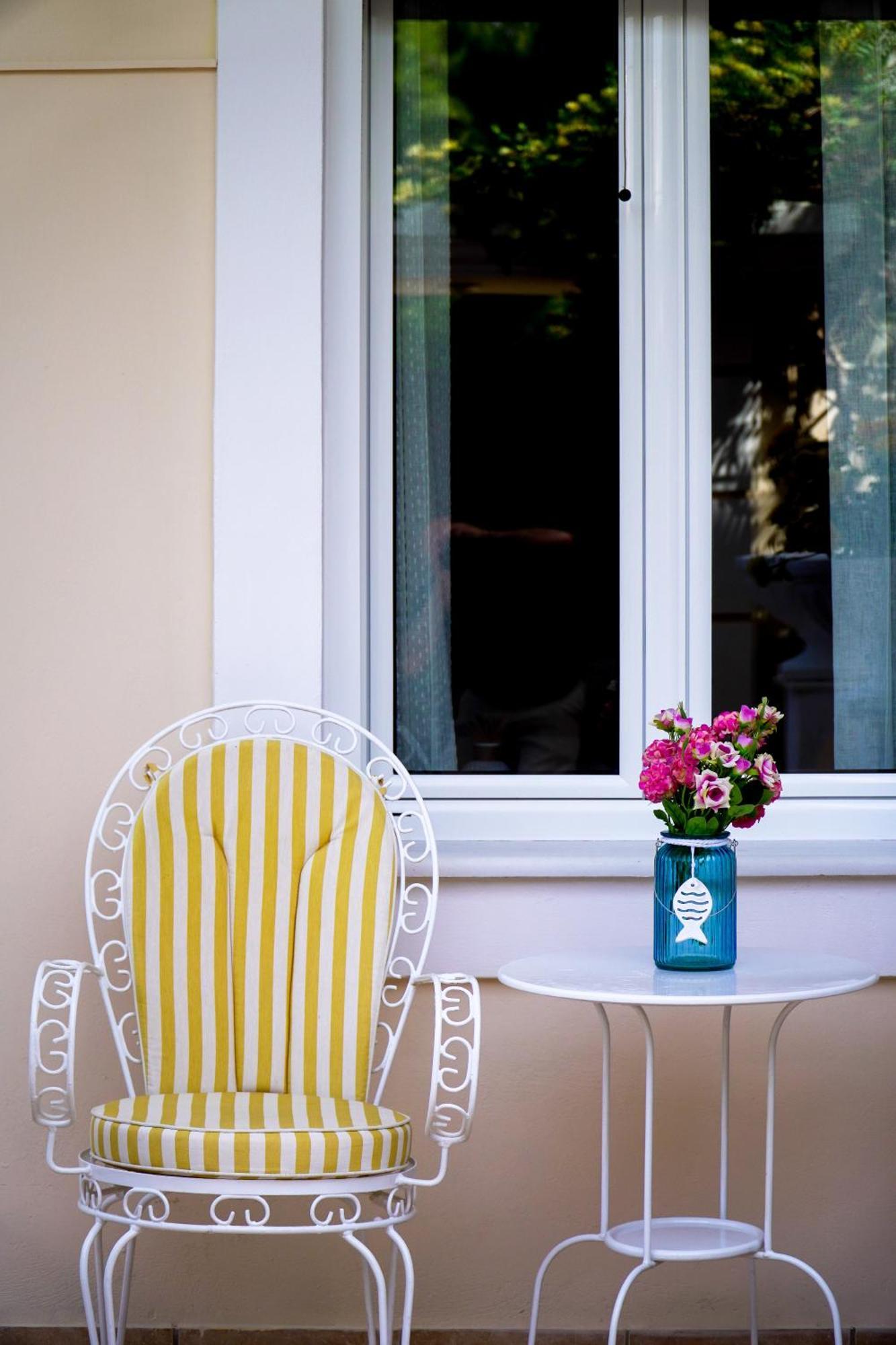 Appartamento Cozy Artemis House Near Athens Airport Esterno foto